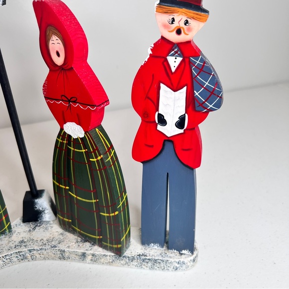 Vintage Christmas Caroling Wooden Victorian Style Figurine Handcrafted Painted - Picture 7 of 10